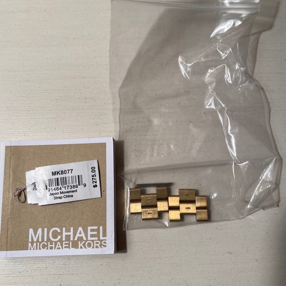 Unisex Michael Kors Oversized Runway Watch - Picture 3 of 3